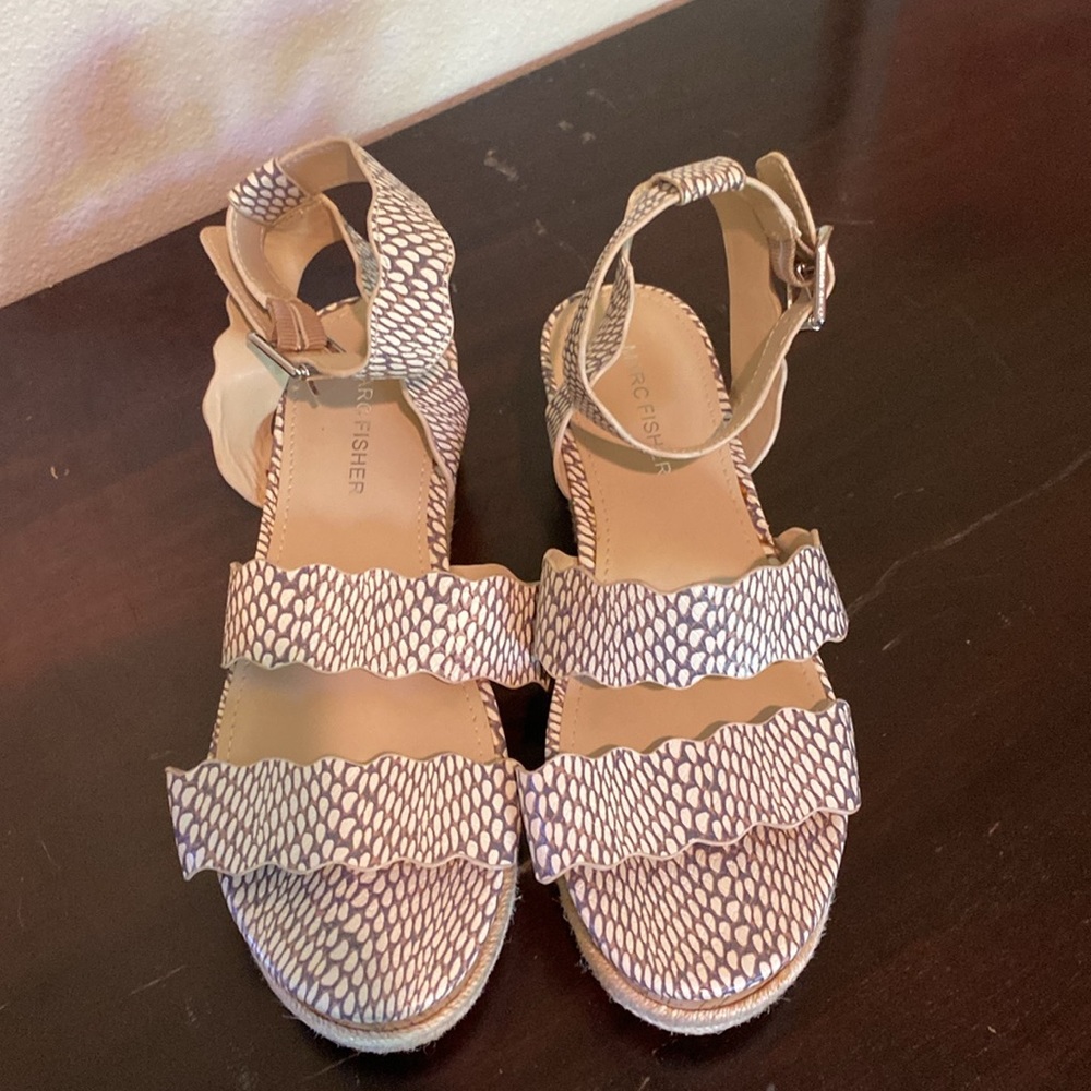 Marc Fisher platform cork sandals size 7. - Picture 2 of 4